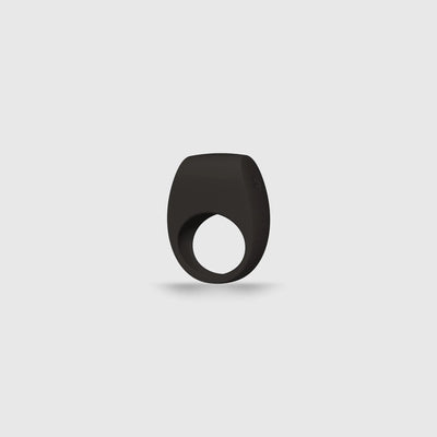 Anneau pénien connecté Lelo Tor 3 en silicone noir, vue de face